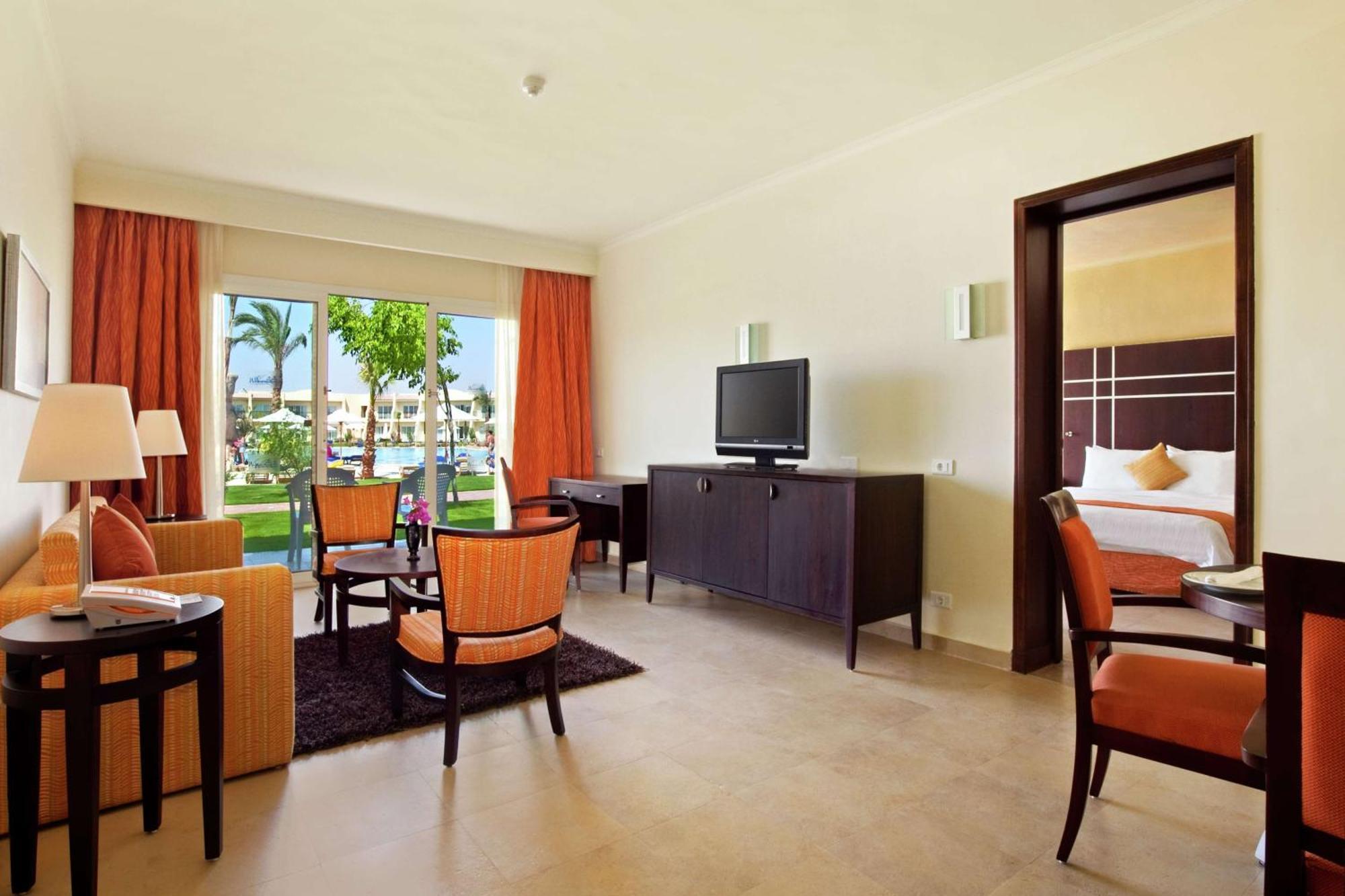 Doubletree By Hilton Sharks Bay Resort Шарм-еш-Шейх Екстер'єр фото
