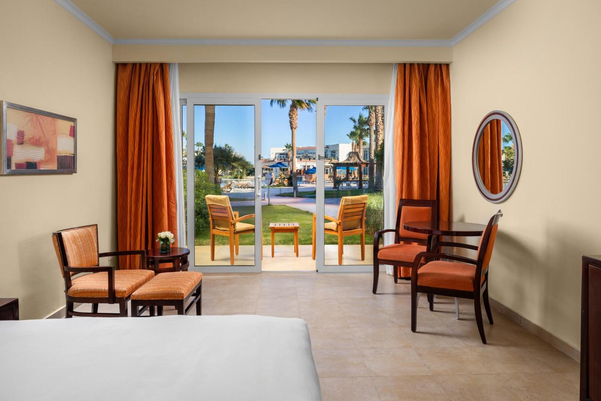 Doubletree By Hilton Sharks Bay Resort Шарм-еш-Шейх Екстер'єр фото